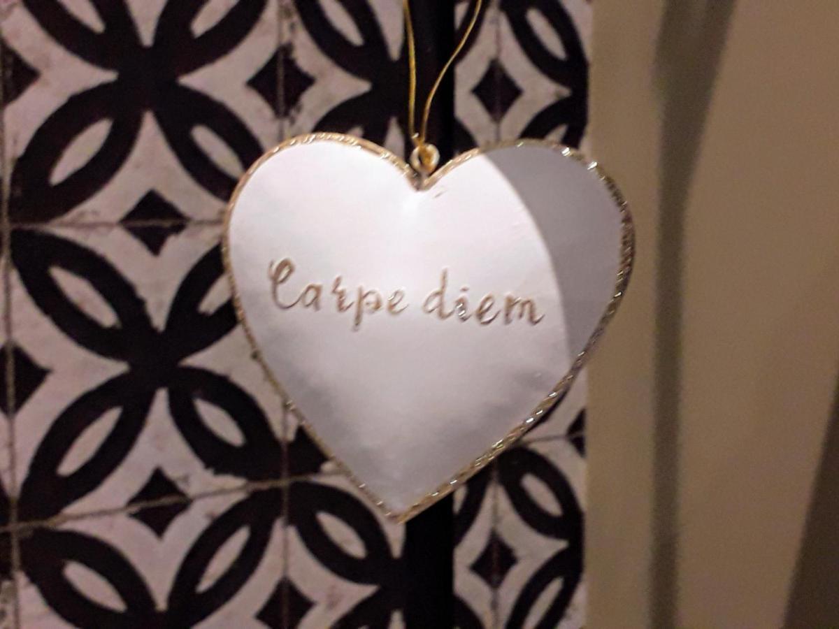バストーニュ Gite Citadin 3 Epis "Carpe Diem"ヴィラ エクステリア 写真